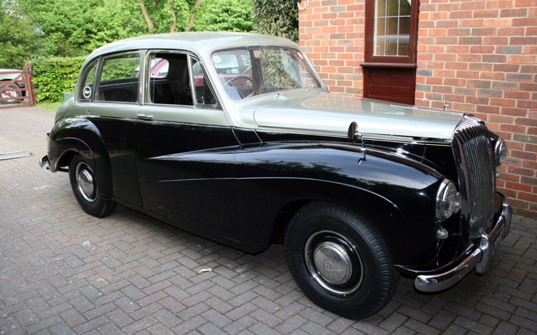 Hiring a Chauffeur for Events: Benefits of Smooth Timekeeping & Image